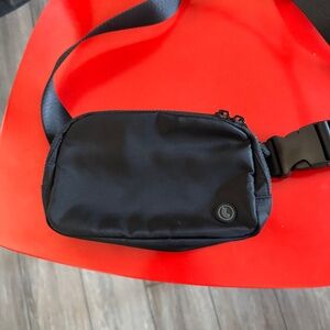 Lole Unisex Belt Bag/Crossbody Sling